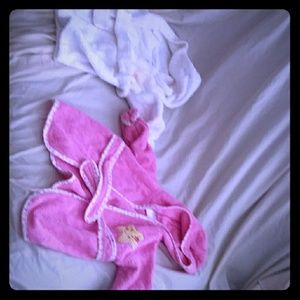 2 Infant bath robes 6m 0-9m Cuddle time